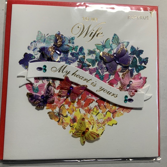 Papyrus Valentine’s Day card wife New in pkg heart flowers - Picture 1 of 2